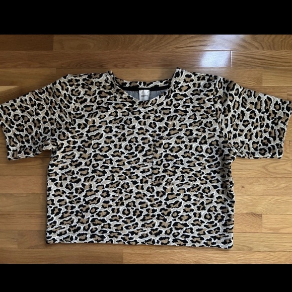 Anthropologie Tops - Anthropologie Leopard Print Short Sleeve Tee in Black, Cream, Brown